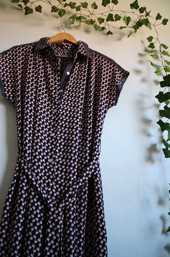 Vintage Patterned Pantsuit with Pockets!