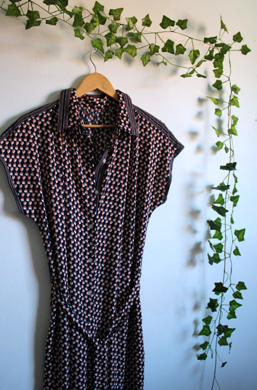 Vintage Patterned Pantsuit with Pockets!