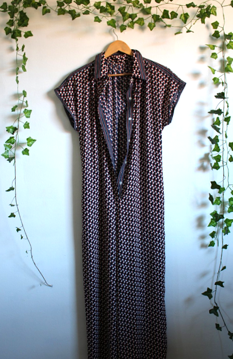 Vintage Patterned Pantsuit with Pockets!