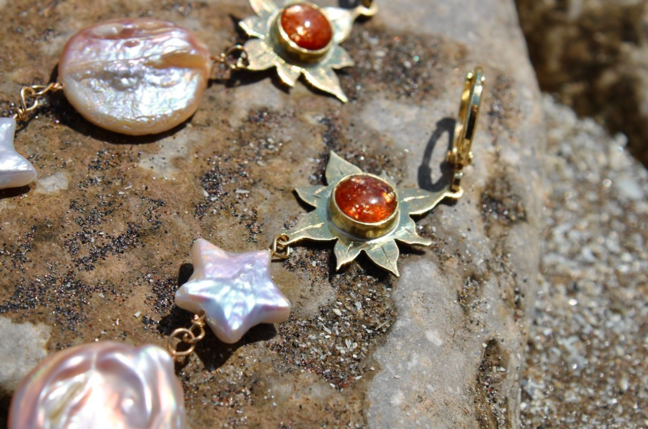 Day to Night Pearl Earrings
