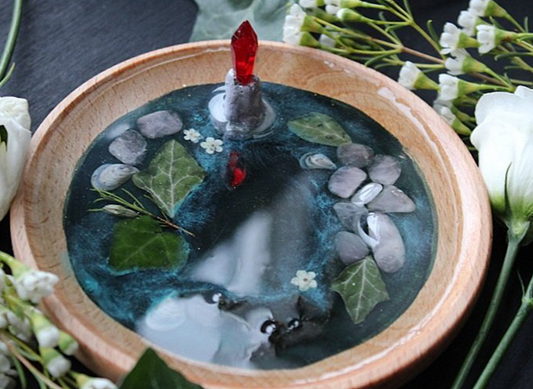 Pond Dish with Red Crystal Ring Holder