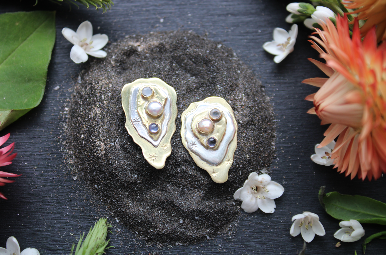 Oyster Dahling Earrings