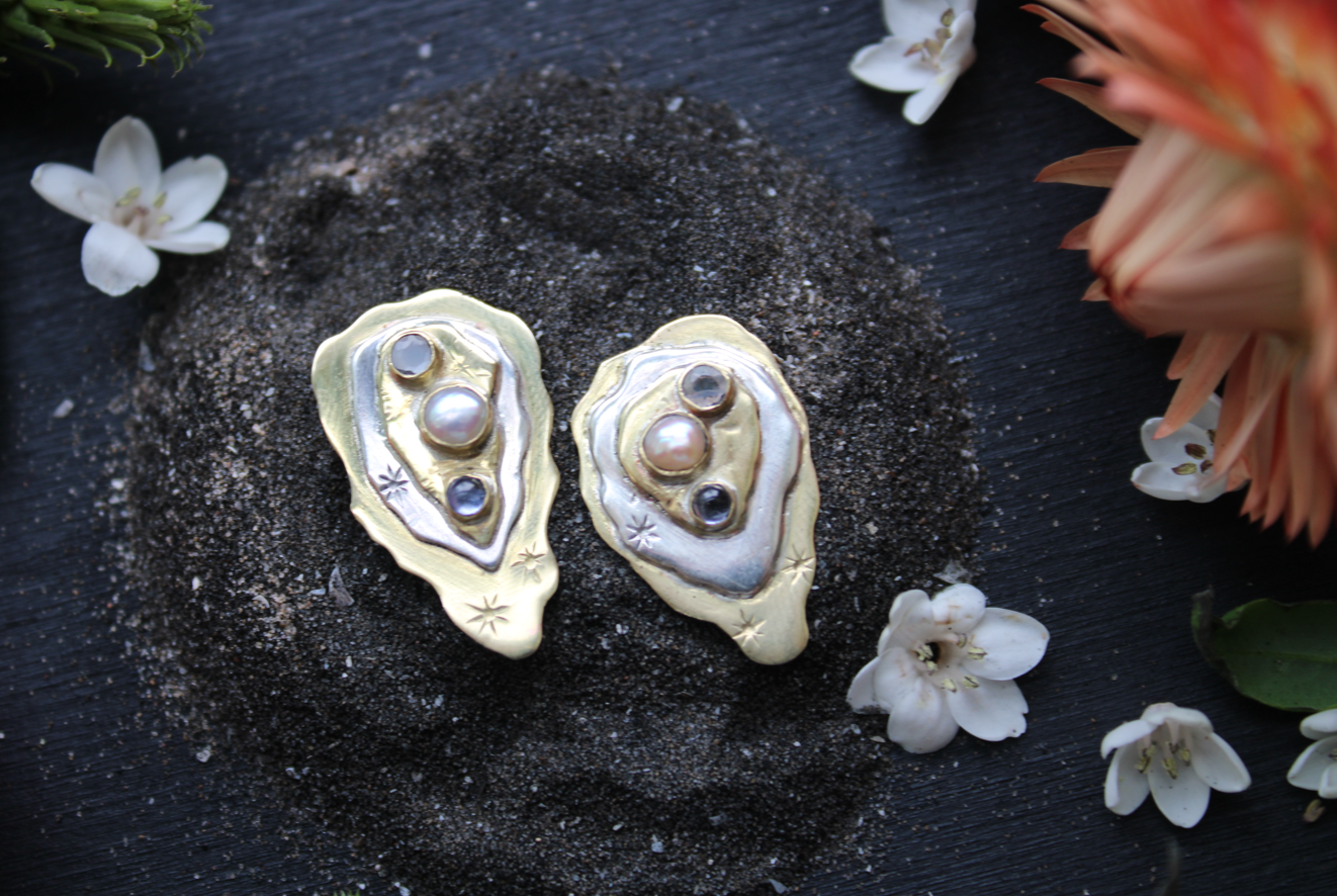 Oyster Dahling Earrings