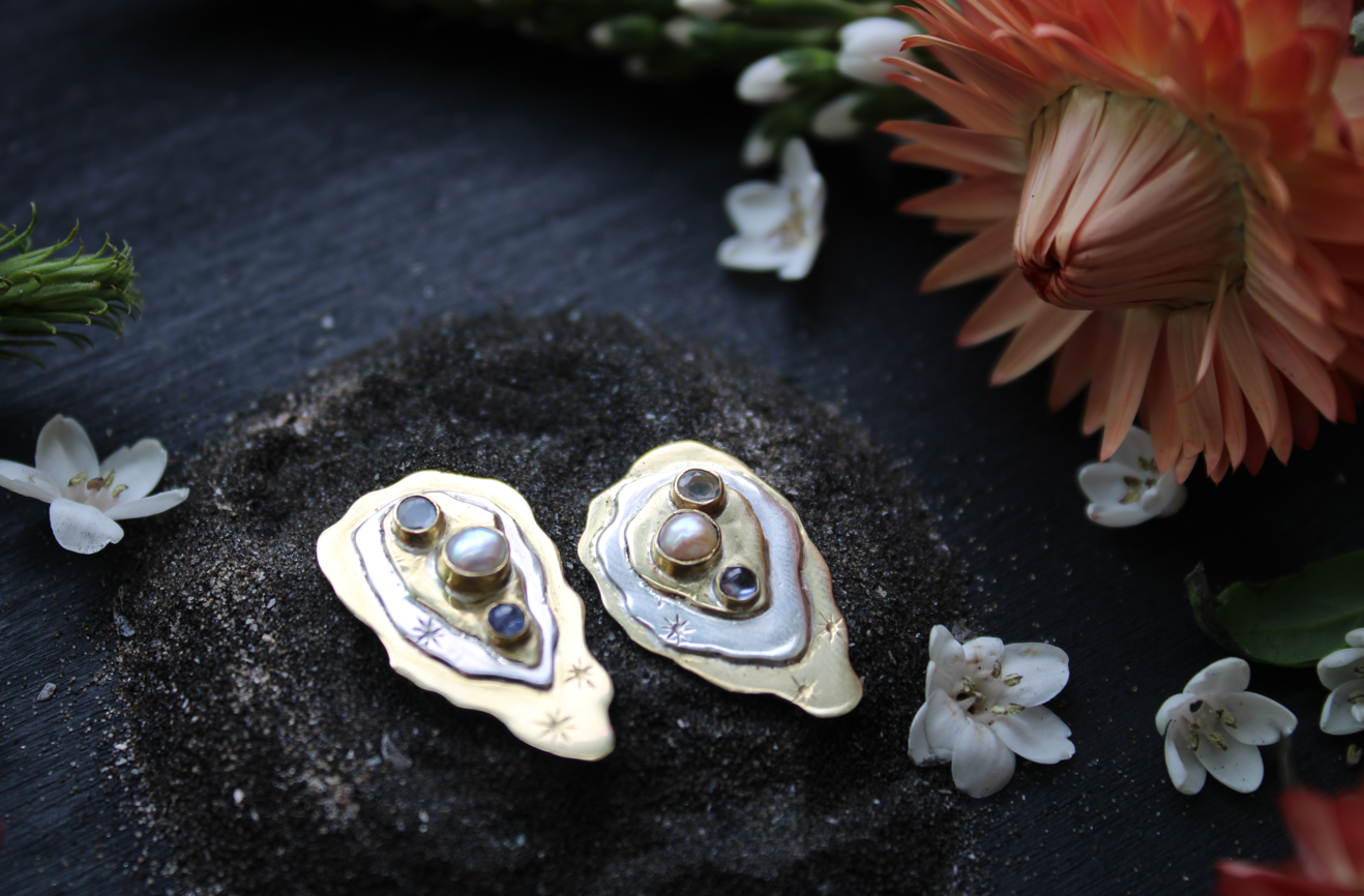 Oyster Dahling Earrings