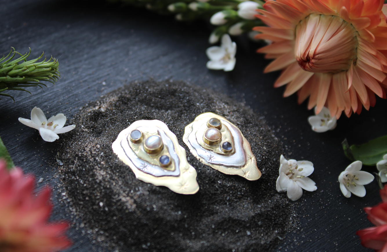 Oyster Dahling Earrings