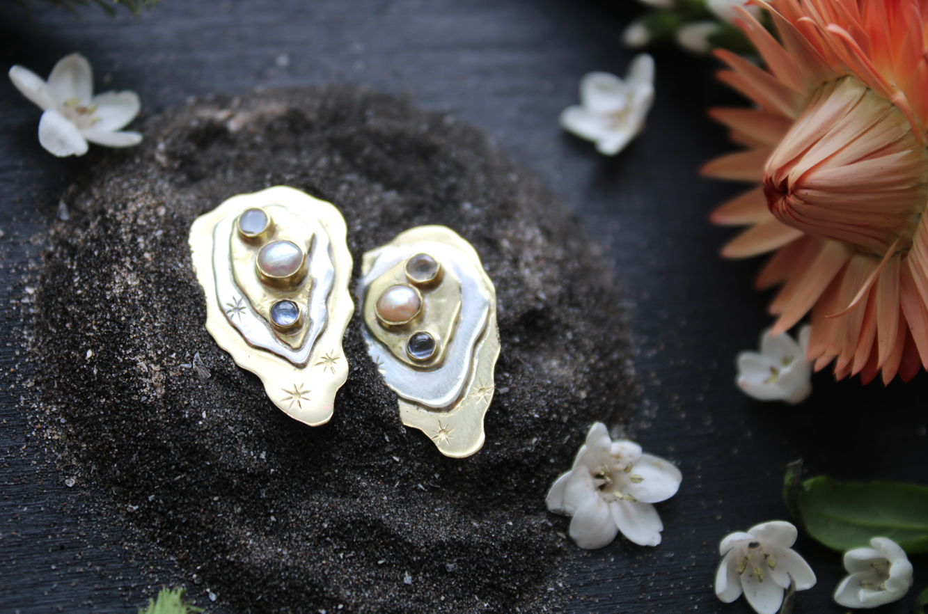 Oyster Dahling Earrings